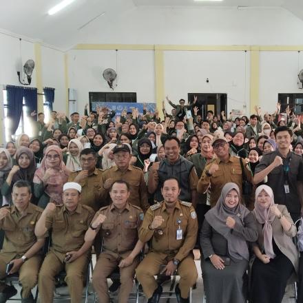 Pambakal Bawahan Seberang Hadiri Penyerahan Mahasiswa Universitas Borneo Lestari Yang Akan Ber KKN